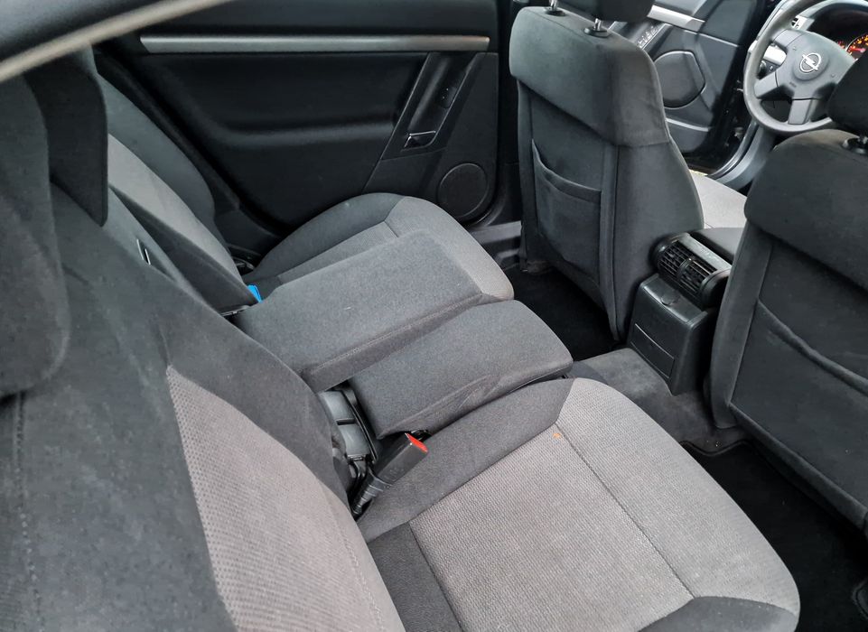 Opel Signum 1.8 Benzină + GPL • 2003 • Climatronic • 2 seturi roți