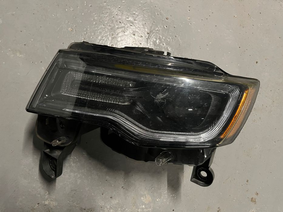 Фар за Jeep Grand Cherokee Оригинален