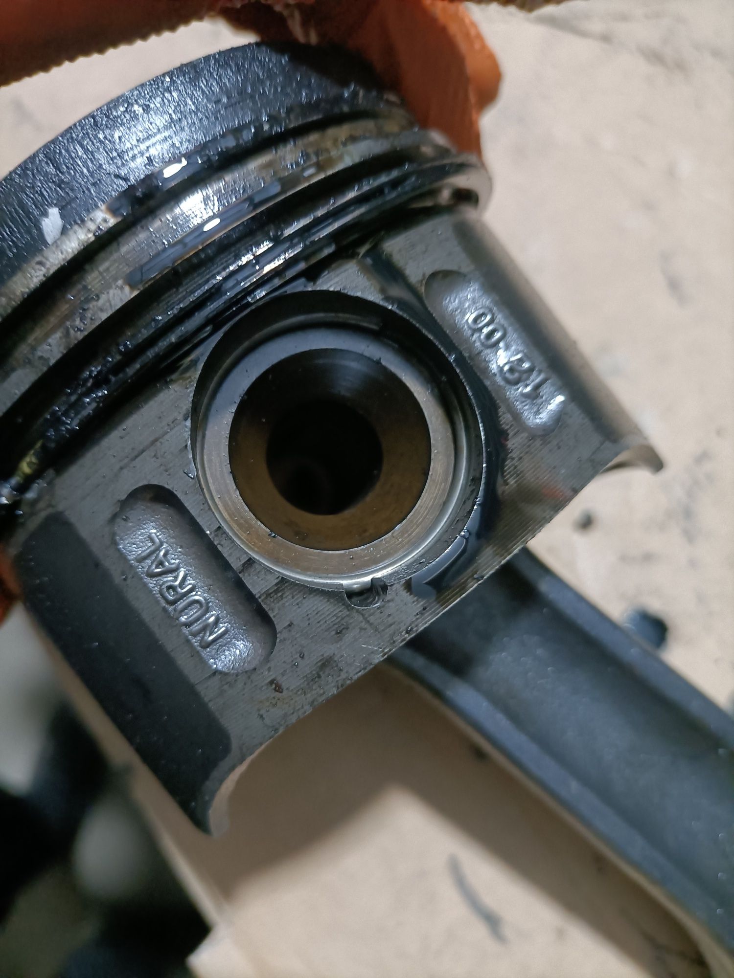 Piston bielă : E , C Class , Vito ,Sprinter...livrez avantajos oriunde
