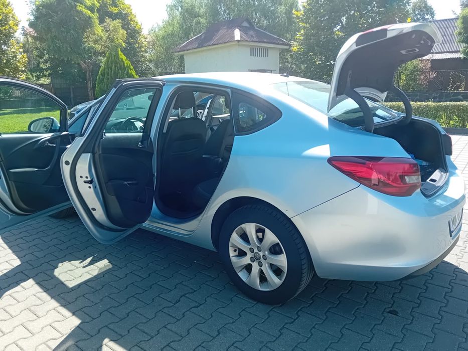 Vand Opel Astra anul fabricatiei 2016