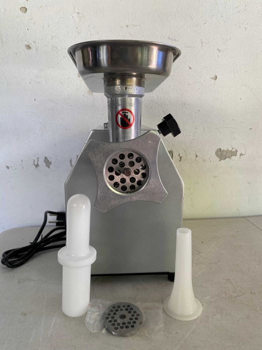 Masina tocat carne MK-8 750W profesionala 599 lei