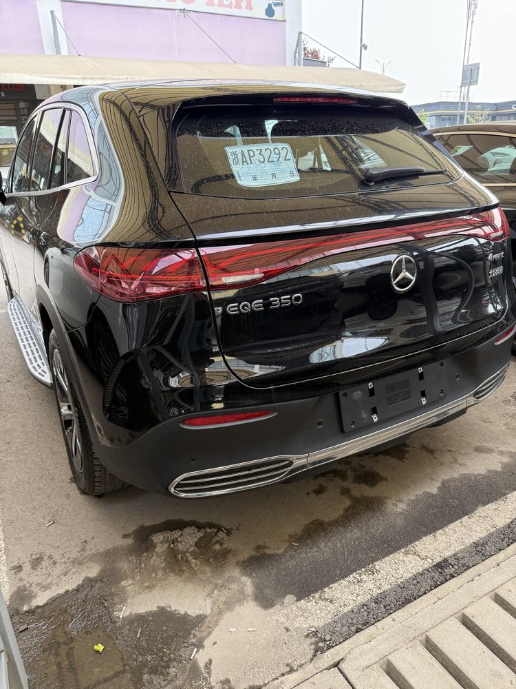 Mercedes EQE 350