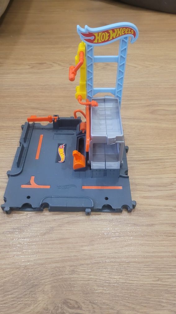 Писти на хот вилс Hot Wheels