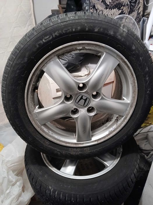 Зимни гуми с джанти за Хонда Акорд 16