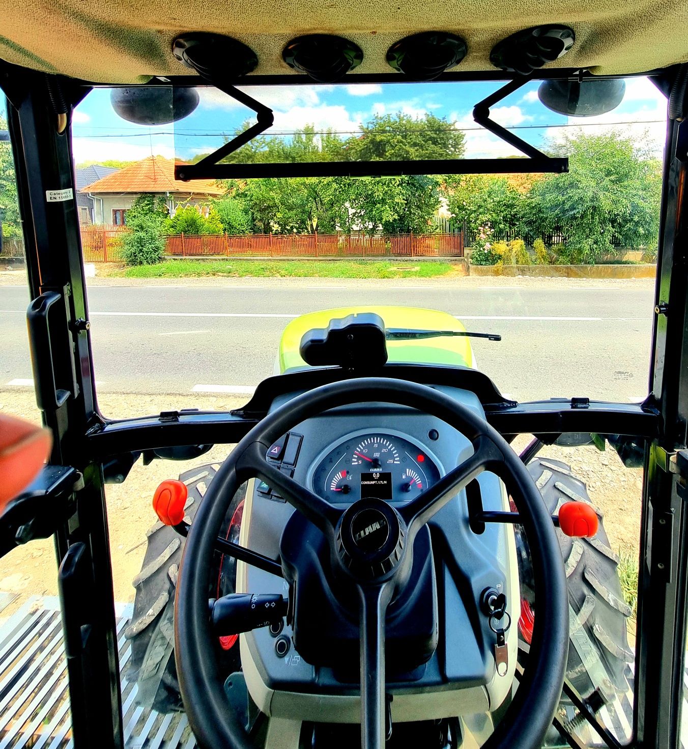TRACTOR Vand tractor claas