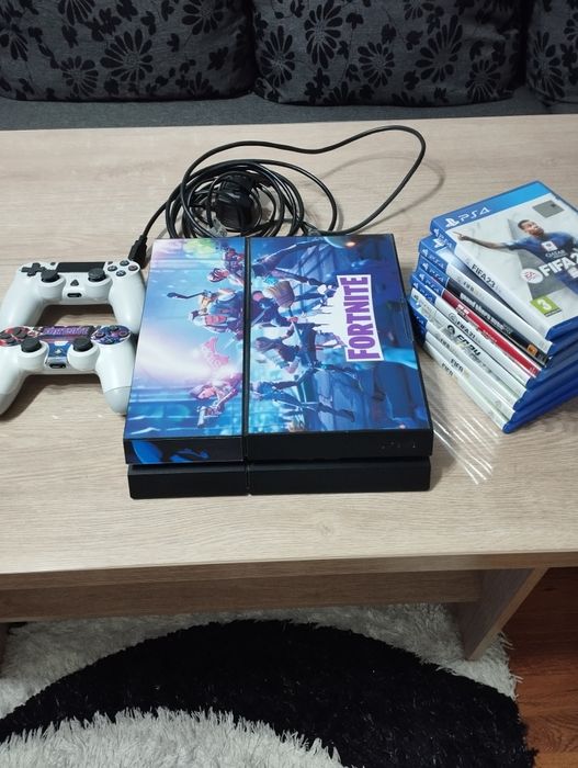 Продавам Плейстейшън