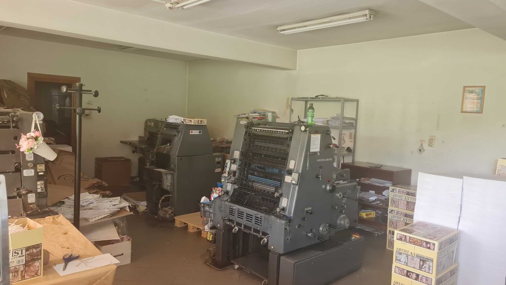 Dam în chirie spațiu comercial și tipografie