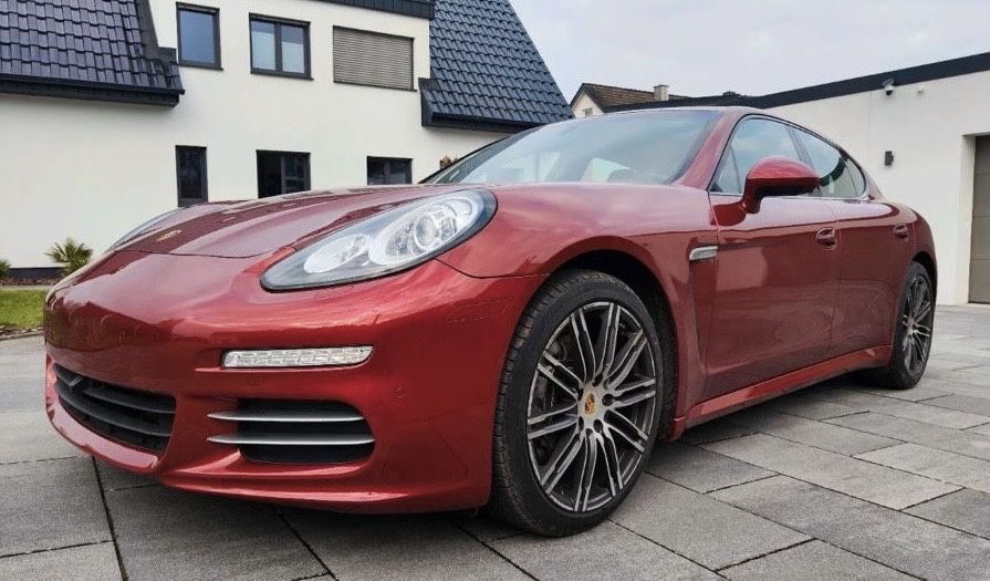 Porsche Panamera 4S