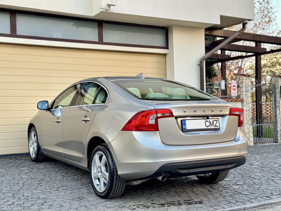 Volvo S60 1.6 Diesel SUMMUM Cutie Automata Piele Navi Camera