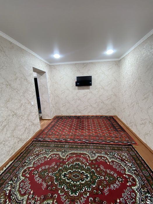 Урганч шахар Шарк бозор йонида 1 хонали квартира 28 кватрад