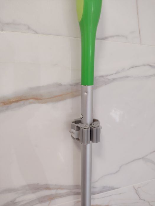 Set 2 suporturi mop/matură/accesorii curatenie