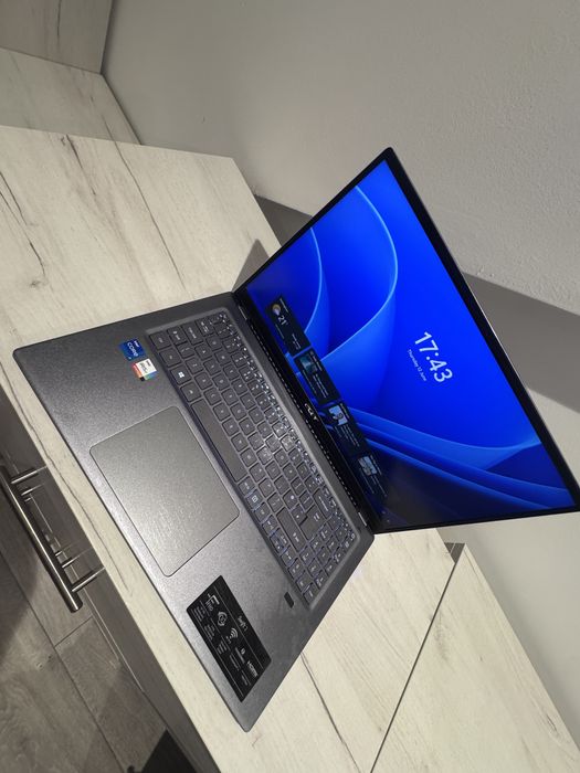 Laptop.