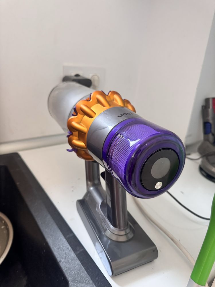 Dyson V15 прахосмукачка