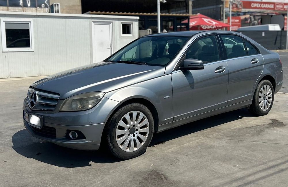 Mercedes-Benz C Mercedes C200 cutie AUTOMATA, KLM Real, tara Romania