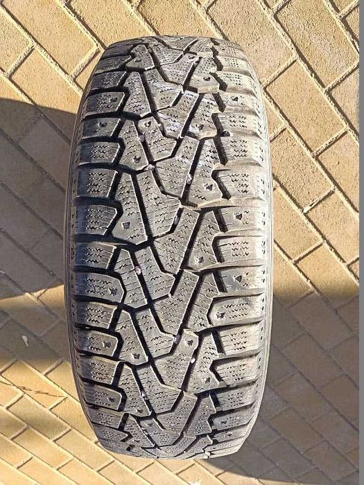 ОДНА шина 195/65 R15 - "Pirelli Ice Zero" (Россия), зимняя.