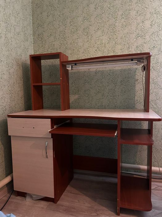 Стол компьютерный