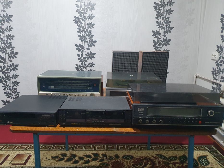 Антикварианты проигрыватели, магнитолы, видеомагнитафоны