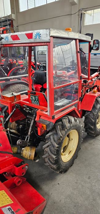Tractoras valpadana 330 rs