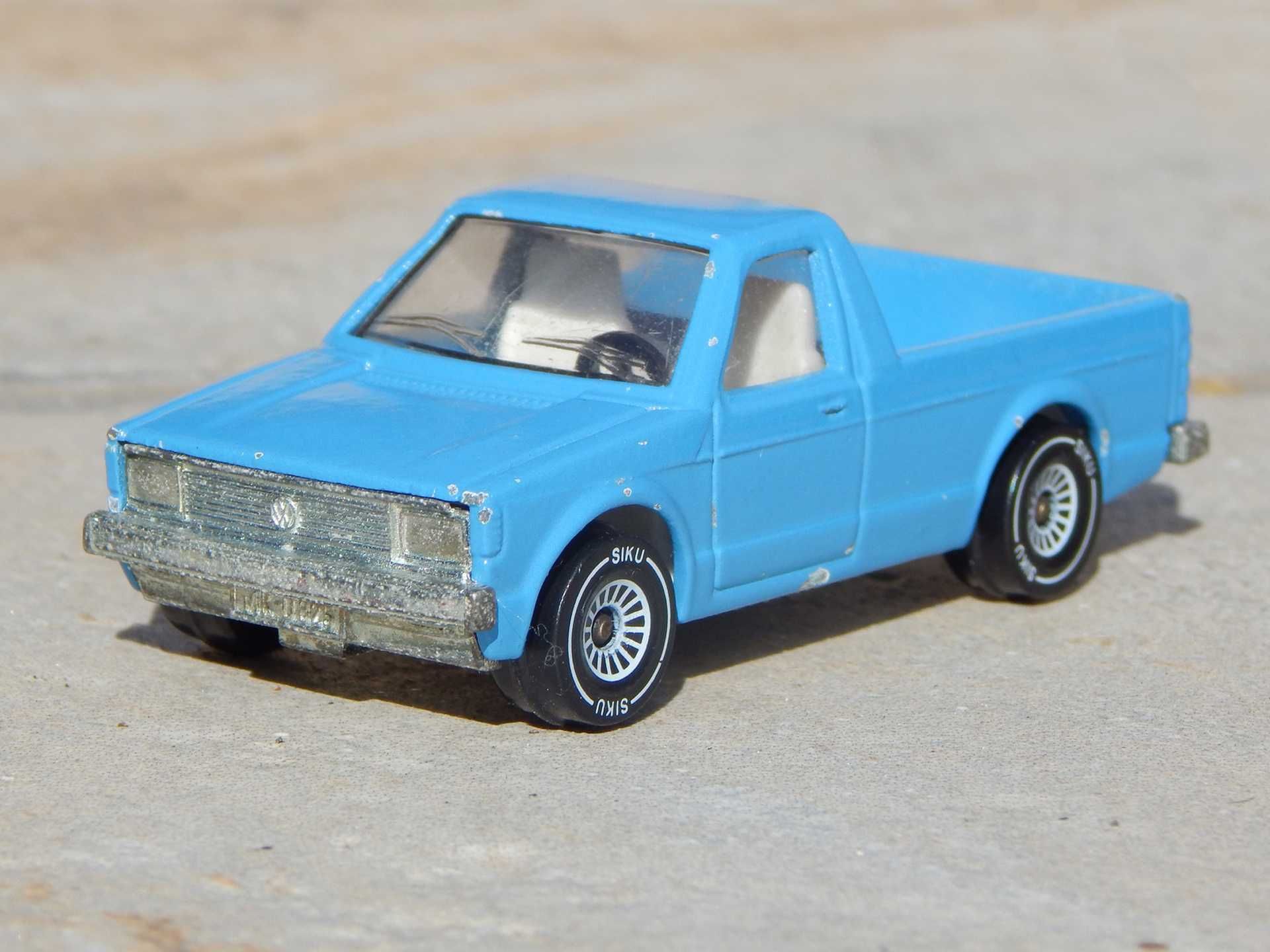 Macheta Volkswagen Golf Caddy Mk 1 Siku Germania de Vest scara 1:55