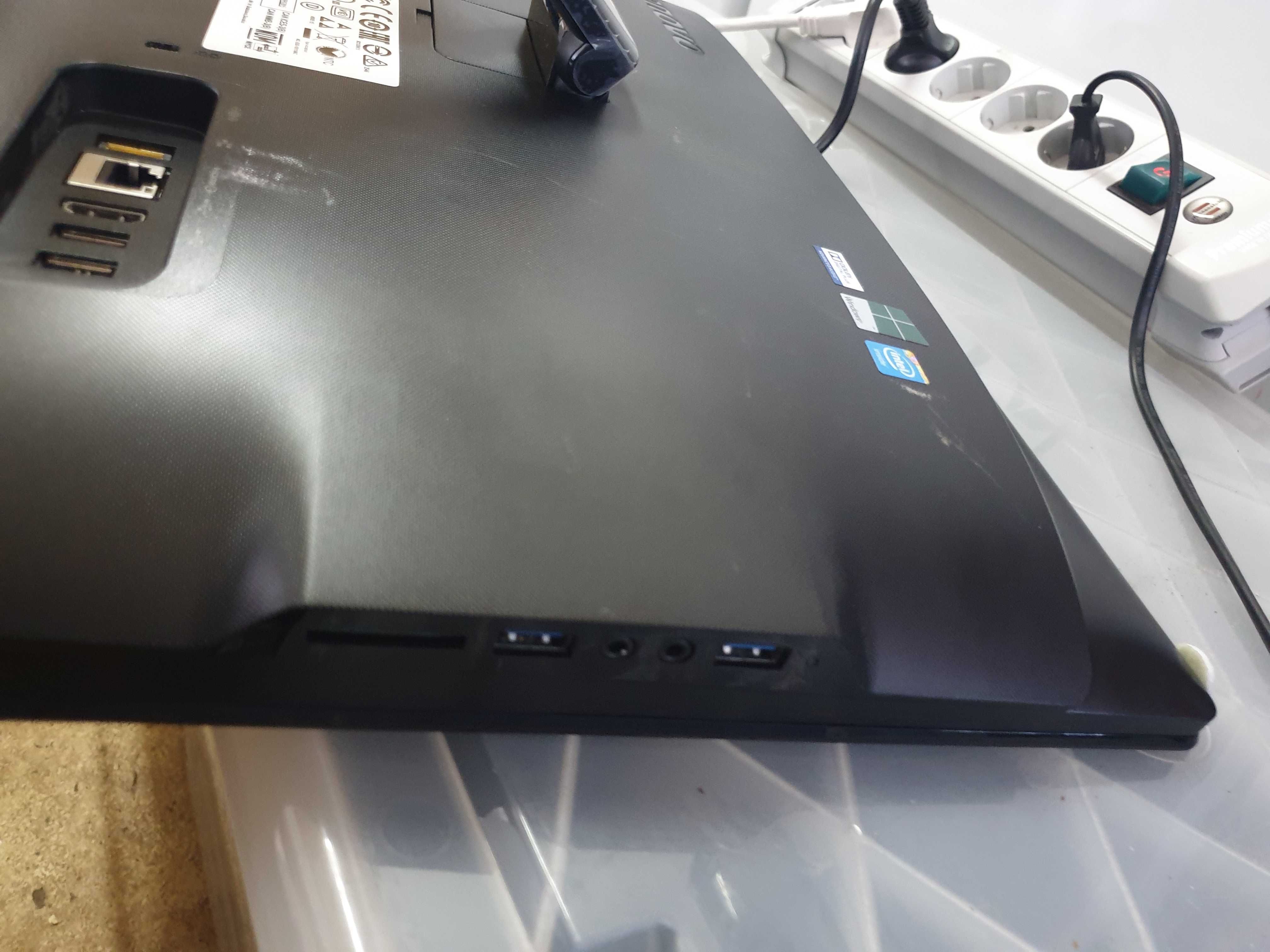 Настолен компютър Lenovo 2в1 19.5 инча