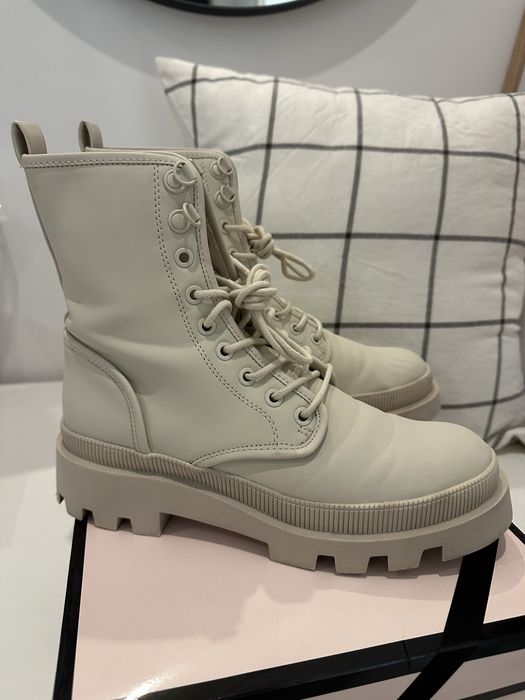 Ghete bocanci crem 37-38