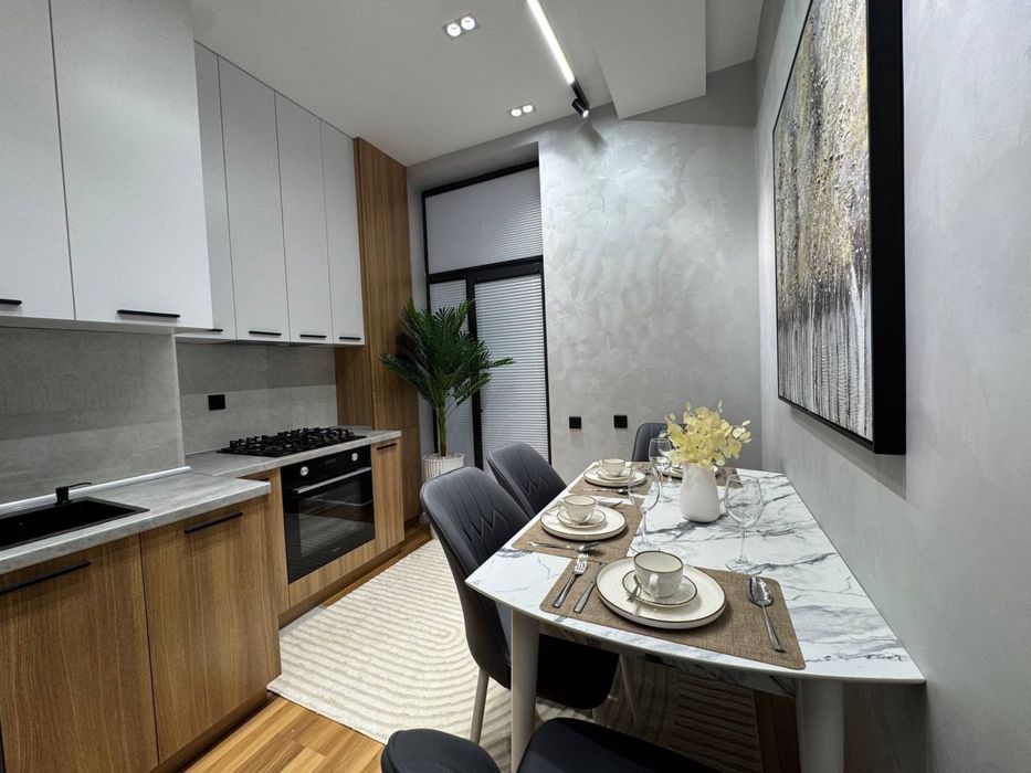 Шота руставели ЖК Соларисдан 3хонали уй арендага берилади