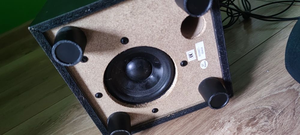 Sistem audio Labtec 2.1 Super Bass. in stare f buna. Se aude exc