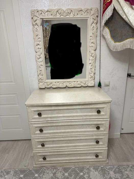 Продается комод с зерколом!