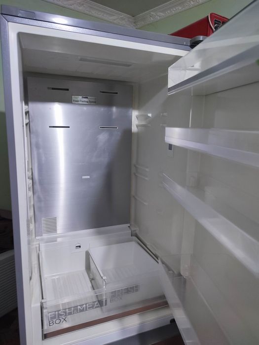 Продаю холодильник Midea