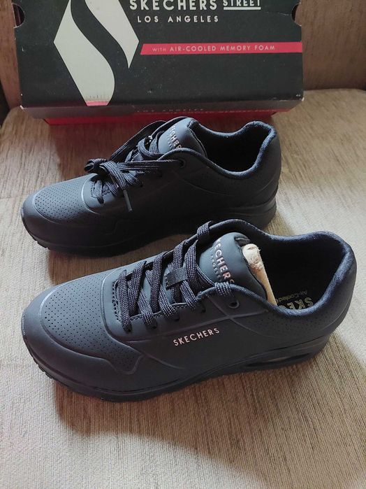 Маратонки Skechers Uno Soa