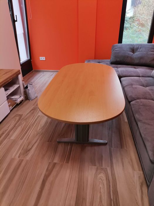 Кухненска маса с метални крака