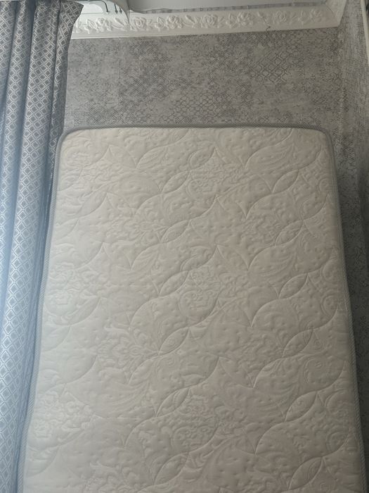 Продам матрас 200 на 80
