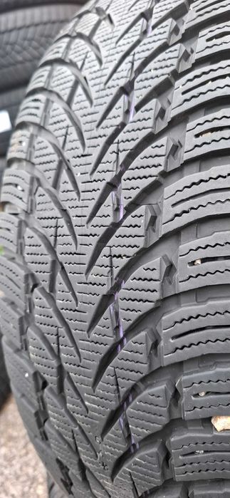 2бр. 215/65/16 Nokian 7.5mm грайфер, дот 21г. Безплатен монтаж