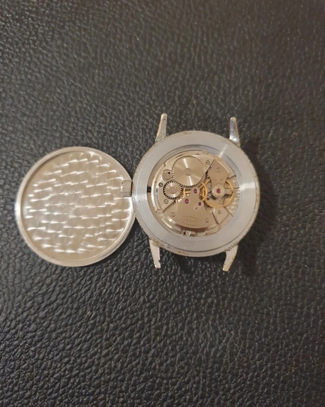 Vând un ceas Doxa automatic