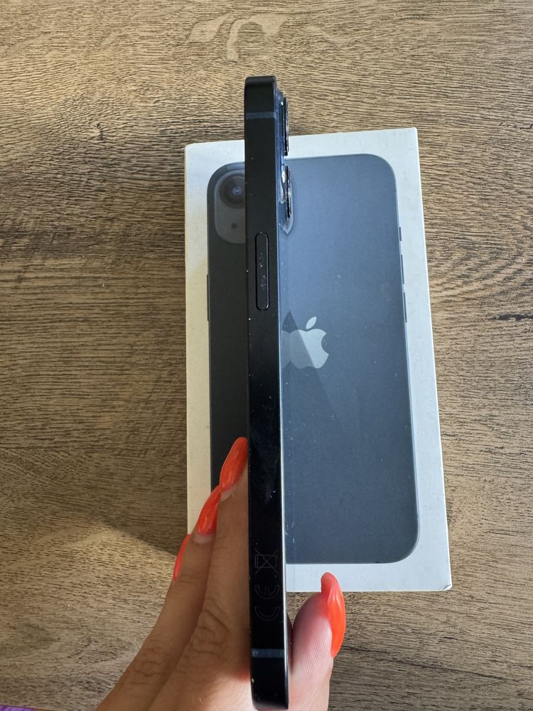 Iphone 13/ 256GB / 68% battery health
