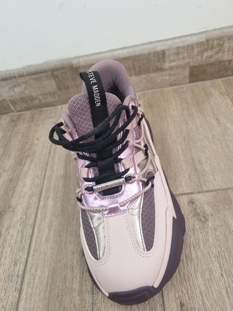 Adidasi Steve Madden