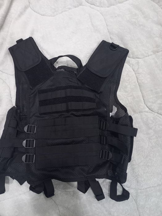 Тактическа жилетка