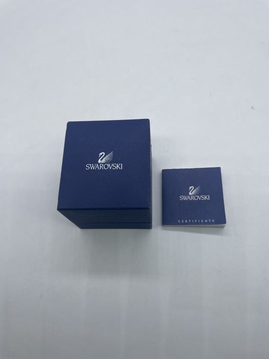 Vand inel Swarovski original cu certificat.