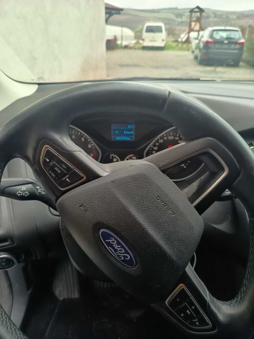 Ford Focus 3 Facelift usor avariata ,deplasabila pe orice distanta