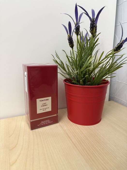 Vand Parfum Tom Ford Lost Cherry Cadou Ideal