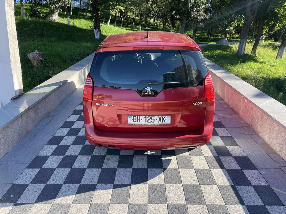 Vand Peugeot 5008 din 2011 euro 5 numere de franta