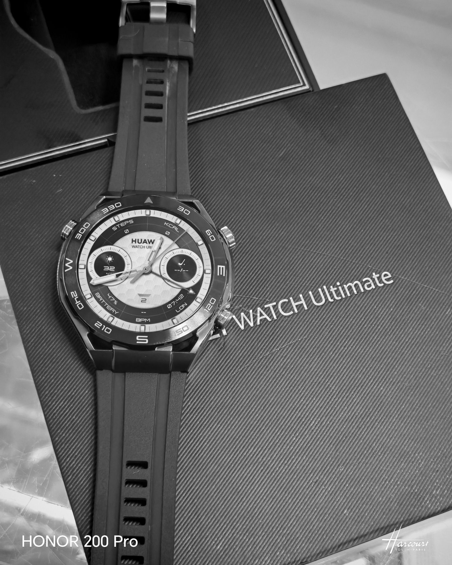 Huawei Watch Ultimate циркониевый корпус черного цвета