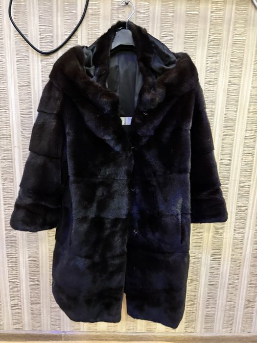 Шуба Blacklama,покупала за 700 тыс отдам срочно за 190 тыс