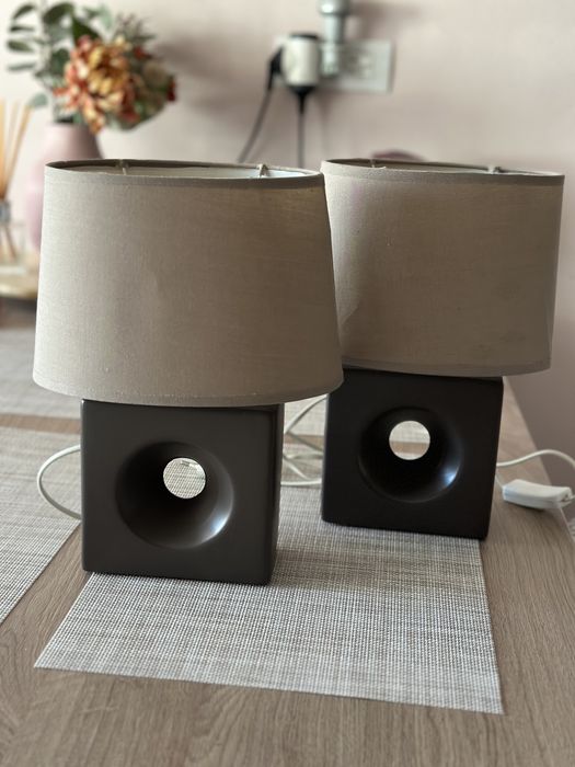 Vand 2 veioze cu bec e14