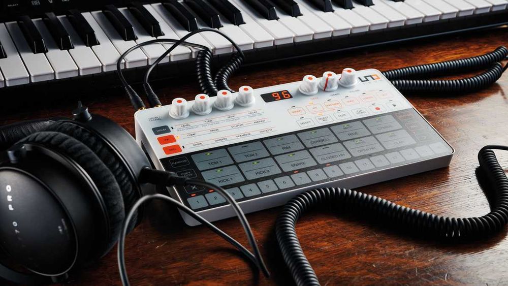 Продавам  IK Multimedia UNO Drum