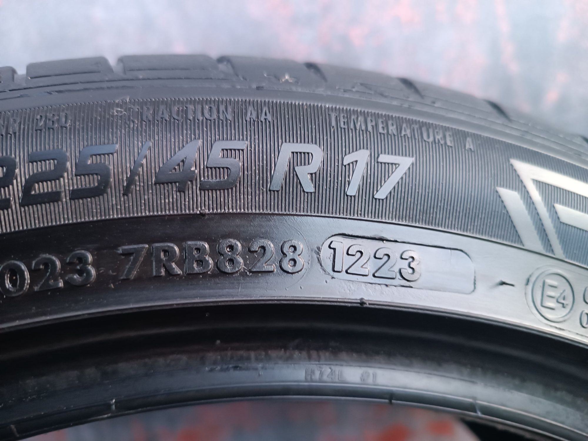 225/45/17 Vredestein Дот 1223