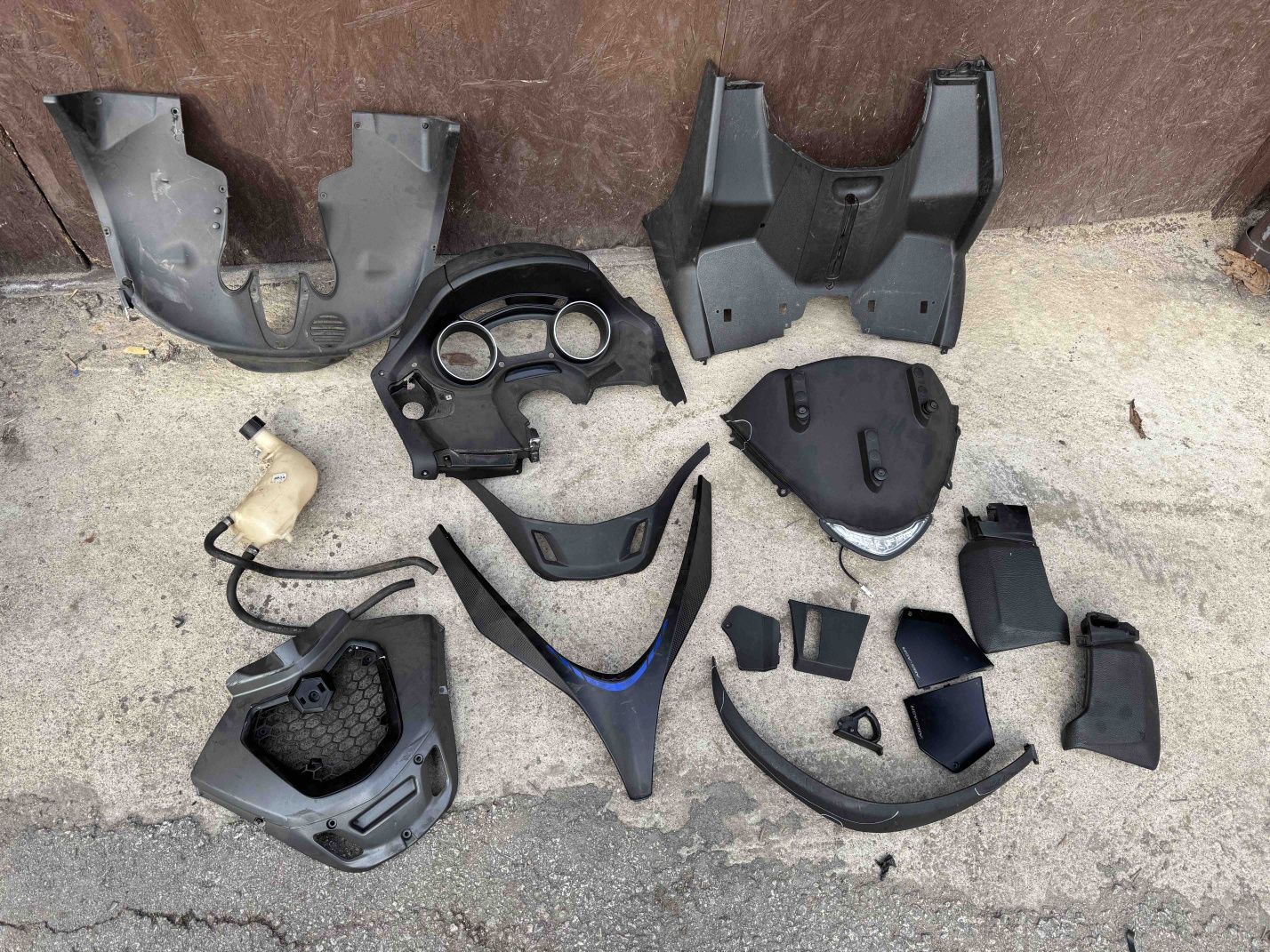 Пиаджо" МП-3" 250-300i ,500 i(PIAGGIO" MP-3" 250- 300i,500i 2018г)-на