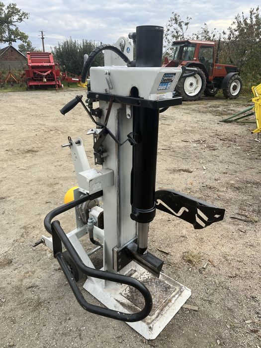 Crepator, despicator lemne 30 tone