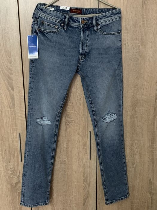 Нови мъжки дънки на JACK & JONES размер 30-34