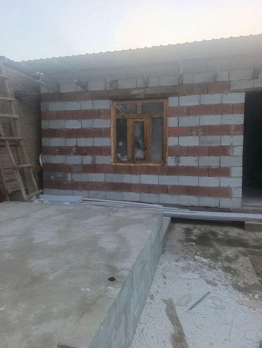 Двери и окно.  Л